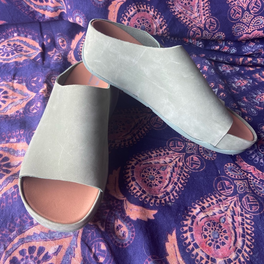 Fitflop Women's Light Gray Open-Toe Mules
